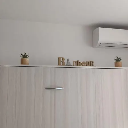 Apartment Calme Et Paisible, Climatise Avec Terrasse Au Dernier Etage, 100m Du Tramway Et 20 Min De La Promenade Des *