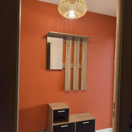 Apartment Calme Et Paisible, Climatise Avec Terrasse Au Dernier Etage, 100m Du Tramway Et 20 Min De La Promenade Des *