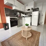 Daire Calme Et Paisible, Climatise Avec Terrasse Au Dernier Etage, 100m Du Tramway Et 20 Min De La Promenade Des *