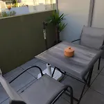 Calme Et Paisible, Climatise Avec Terrasse Au Dernier Etage, 100m Du Tramway Et 20 Min De La Promenade Des Daire *