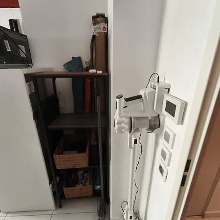 Calme Et Paisible, Climatise Avec Terrasse Au Dernier Etage, 100m Du Tramway Et 20 Min De La Promenade Des * Nizza